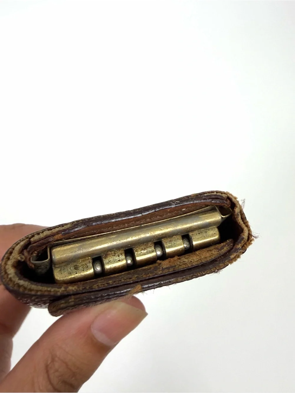 Authentic Louis Vuitton Monogram 4 Key Holder Case